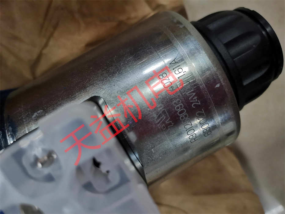 R901258093 10通24VDC.jpg